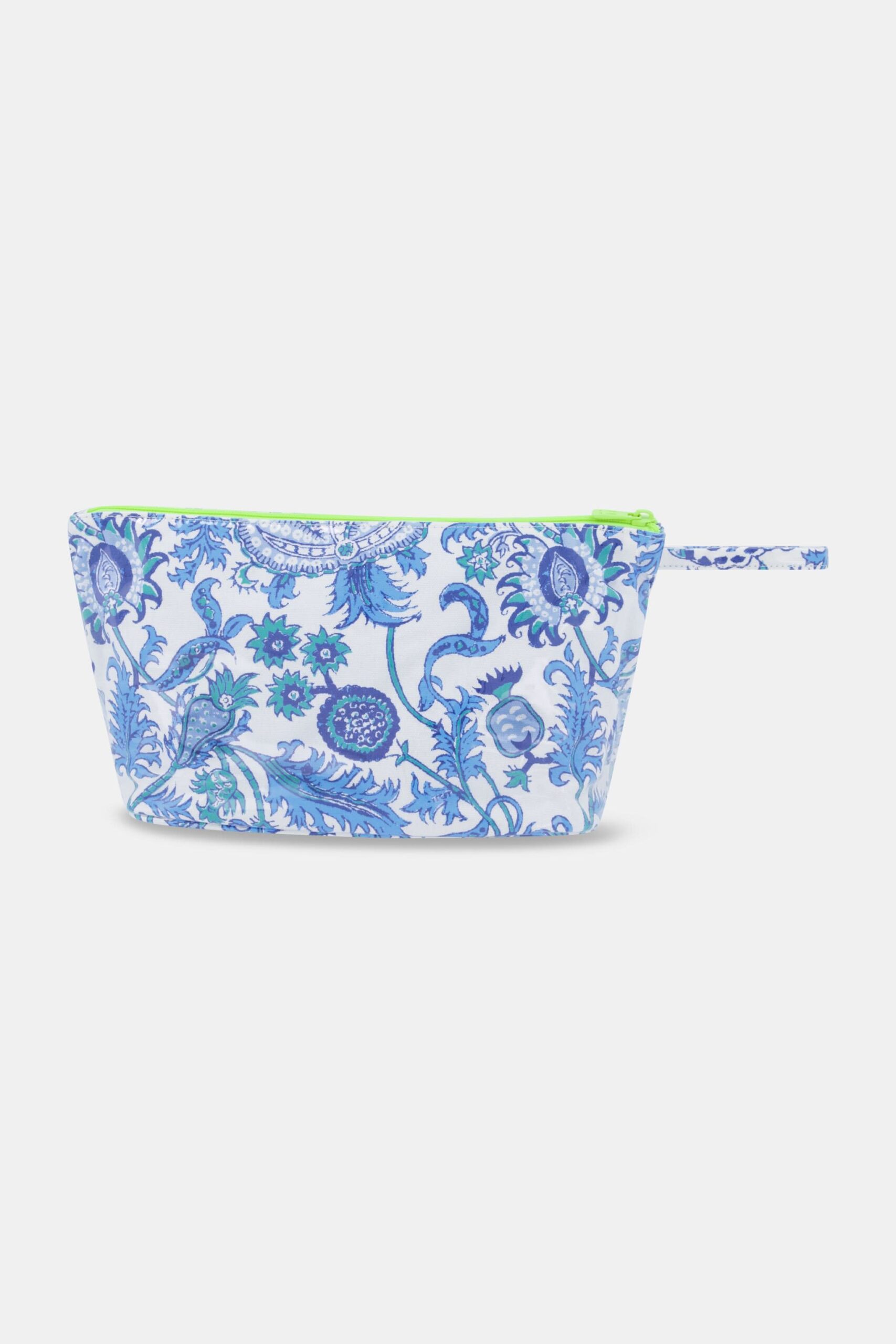 Roller-Rabbit-Amanda-Toiletry-Case-Blue-01